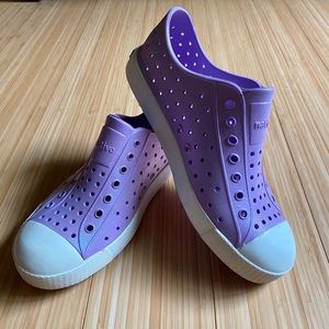 Native ‘Jefferson’ Iridescent Lavender Sz J3